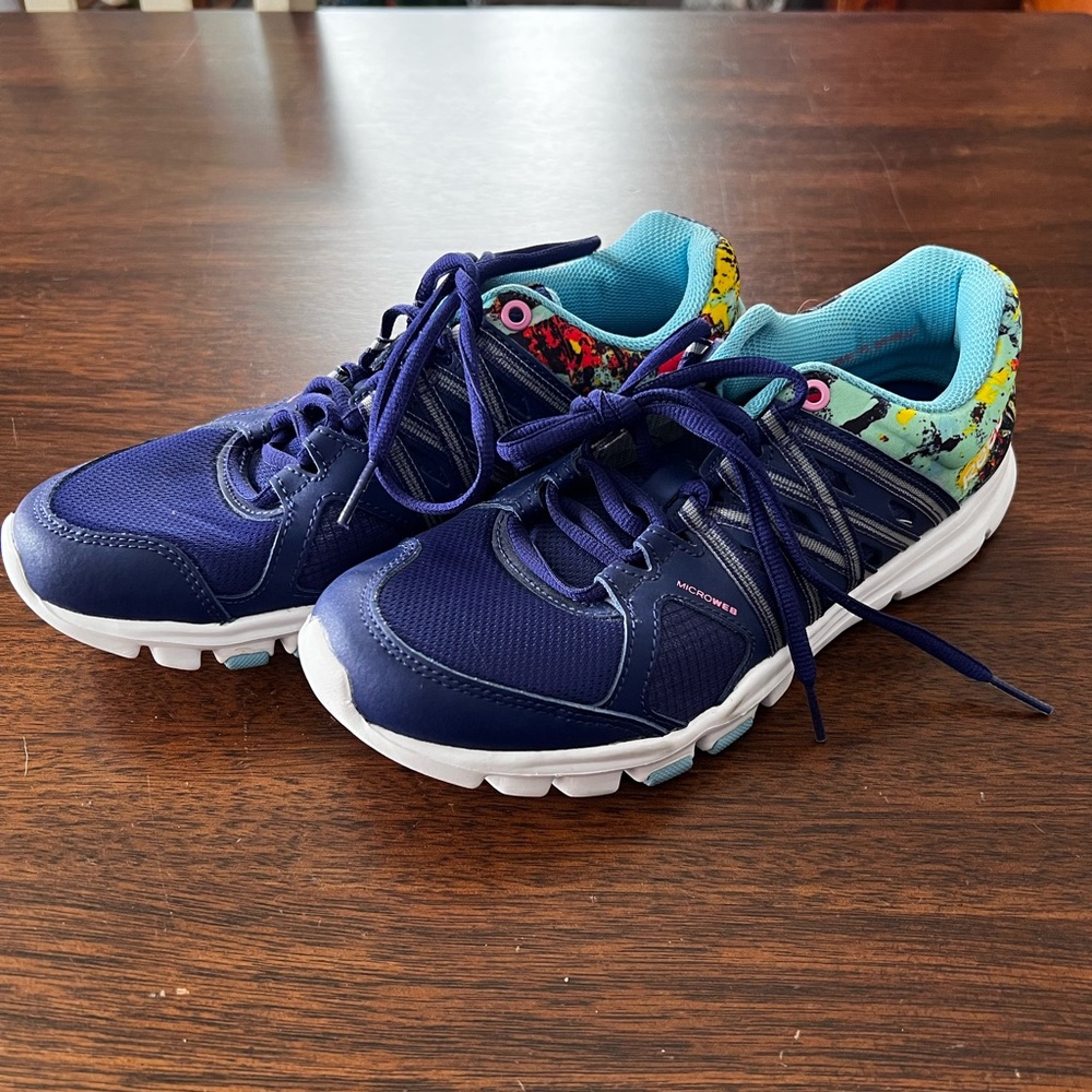 Reebok Sneakers in Navy and Aqua size 6.5